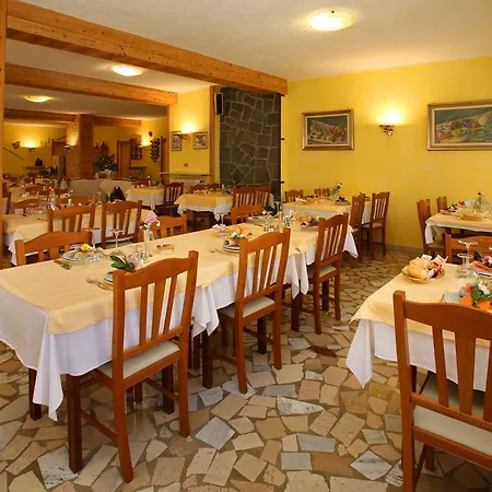 Hotel Debili